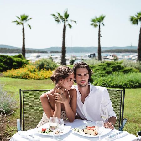 Hotel Ilirija Biograd Na Moru Buitenkant foto