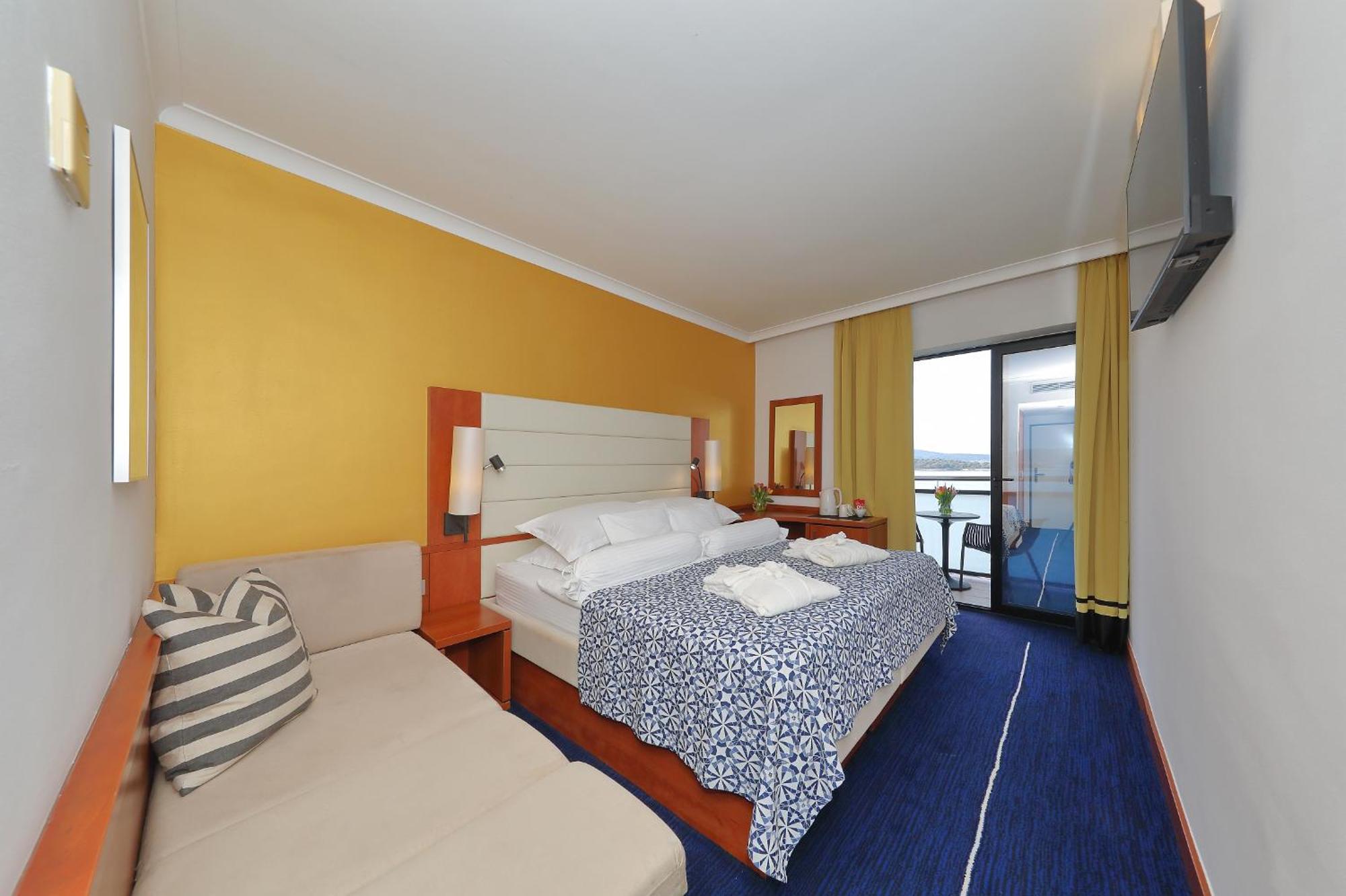 Hotel Ilirija Biograd Na Moru Buitenkant foto