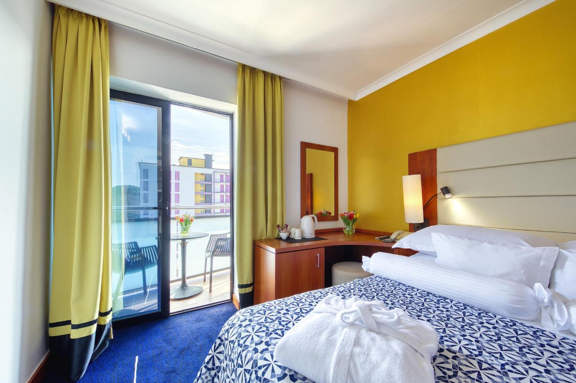 Hotel Ilirija Biograd Na Moru Buitenkant foto