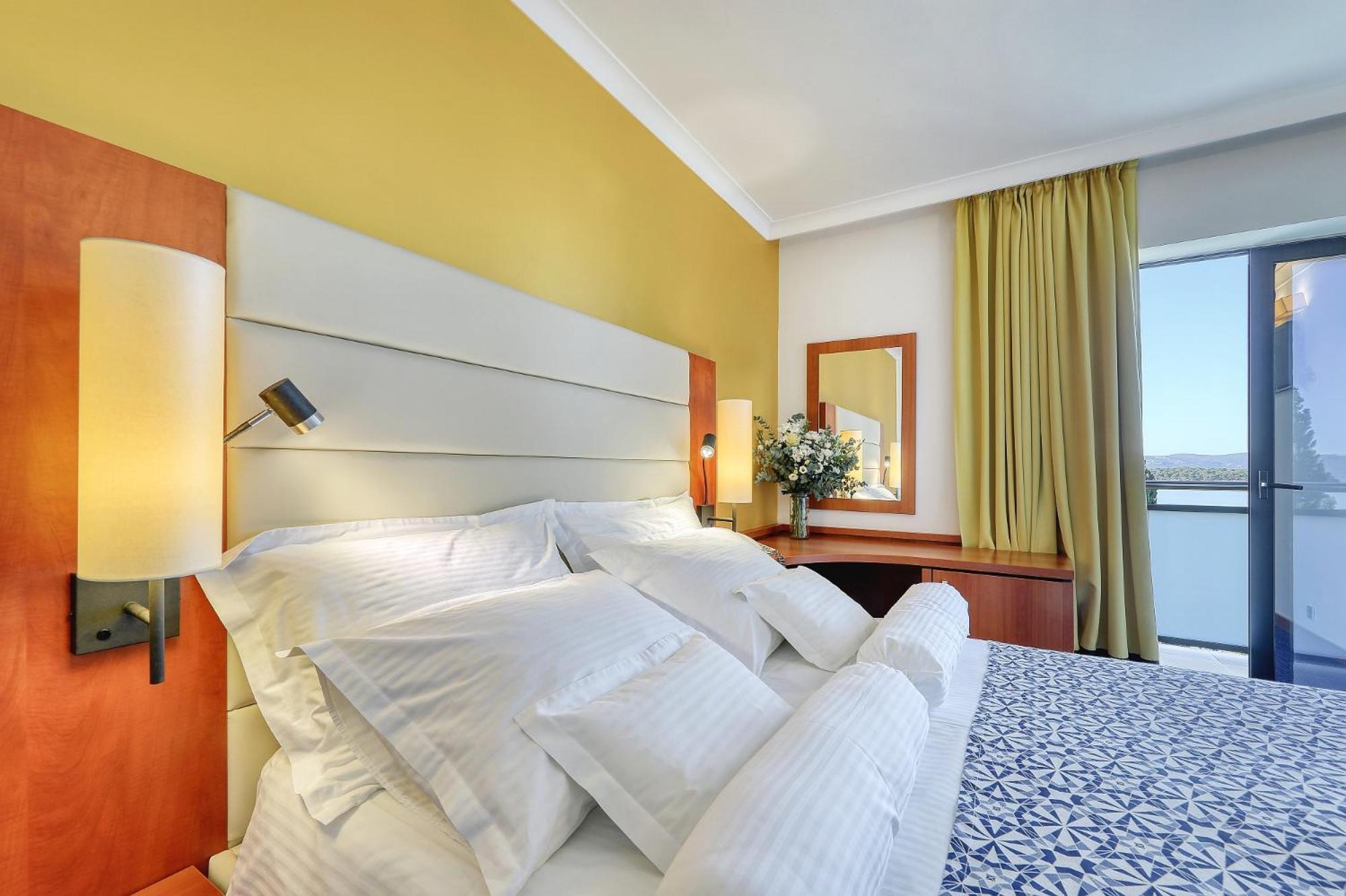 Hotel Ilirija Biograd Na Moru Buitenkant foto